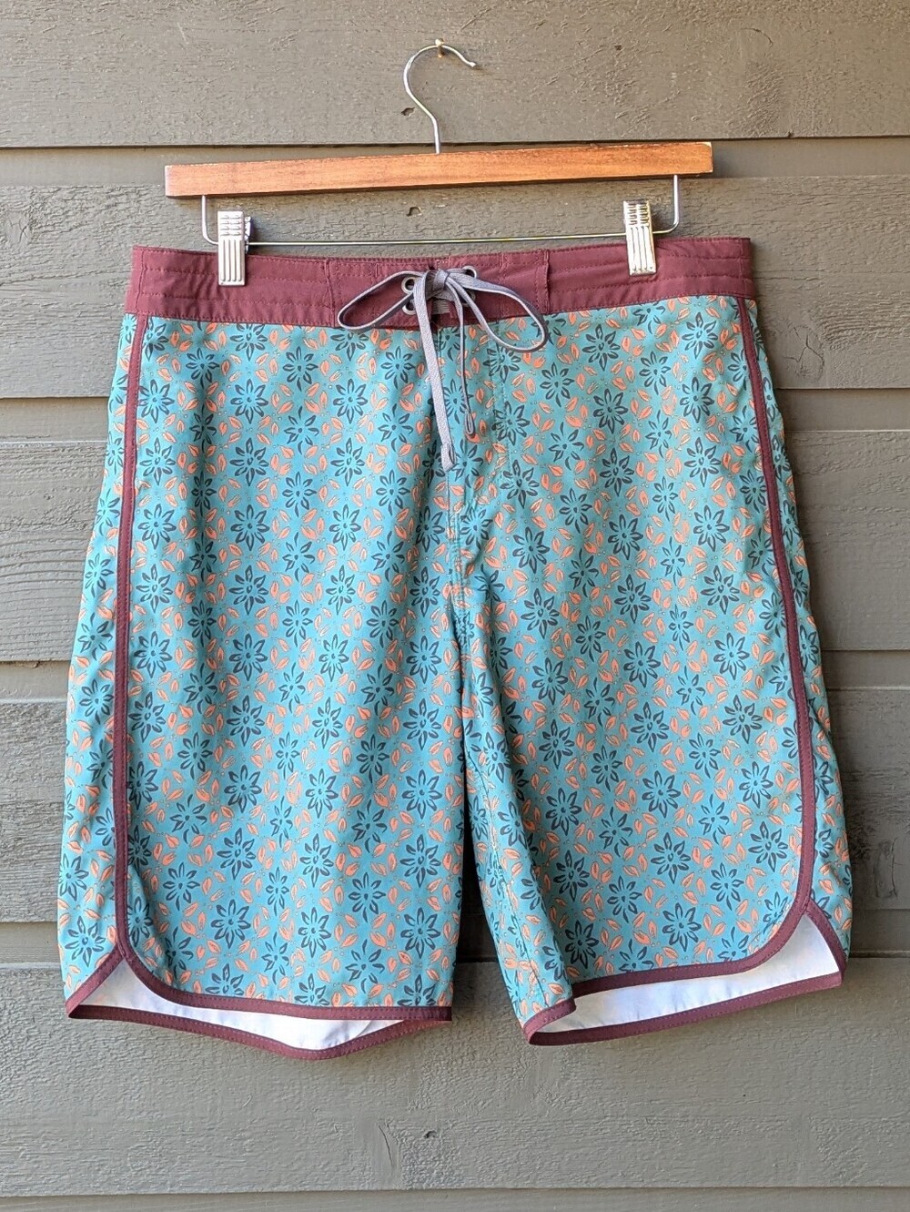 Prana Vintage BoardShort 8" Inseam Size 30 Green Cove Geo Floral
